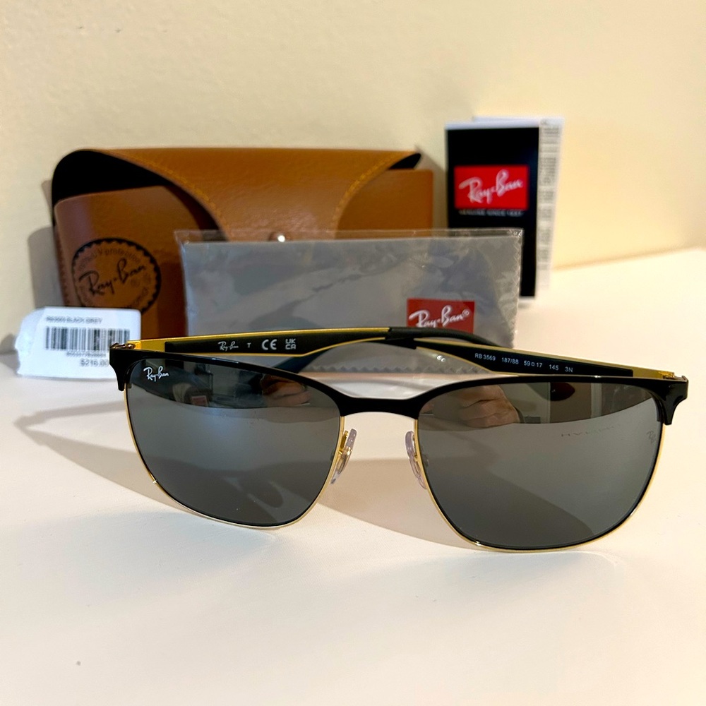 Ray-Ban Sunglasses
RB3569  Black Grey